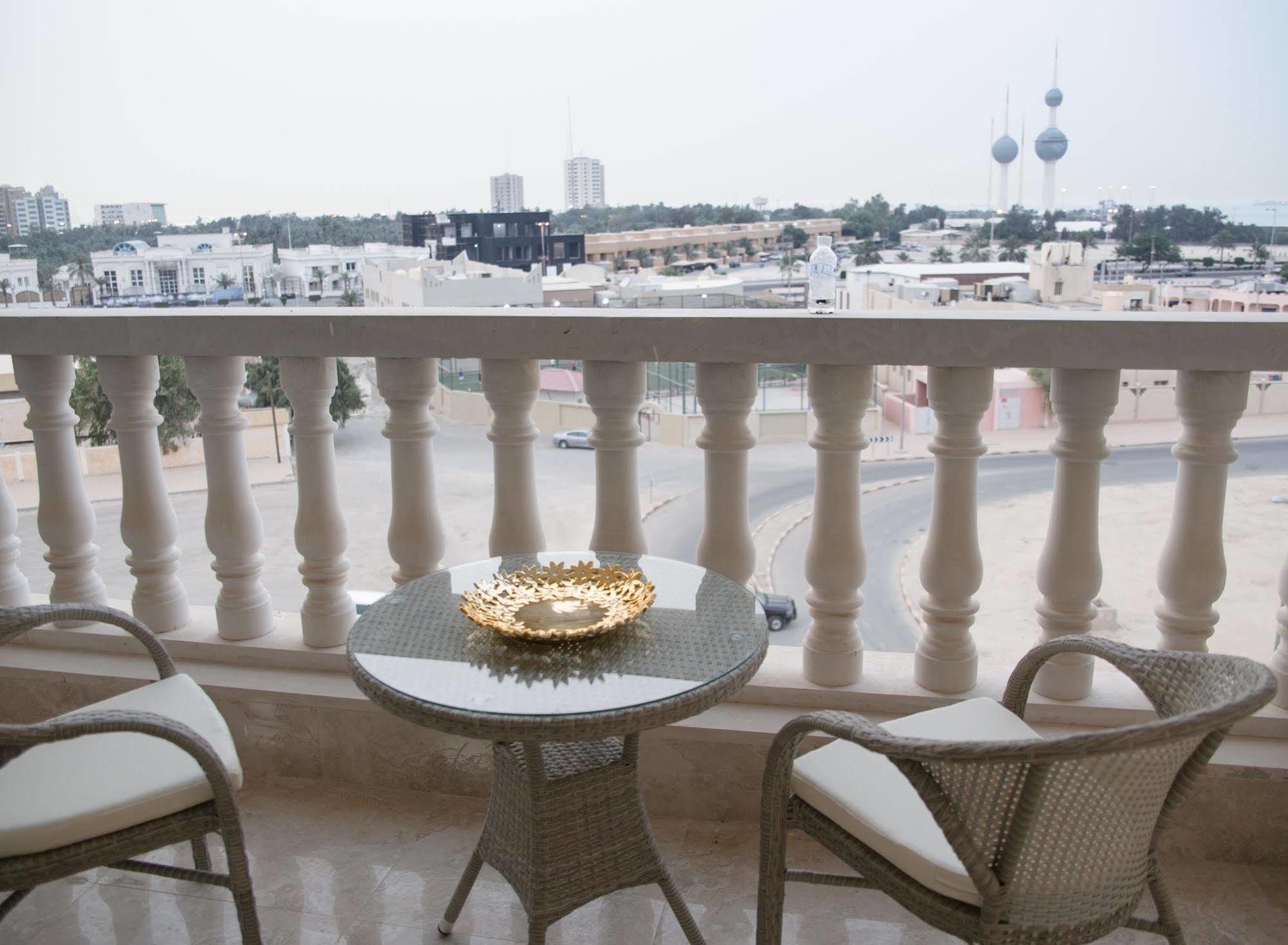 Adams Hotel Kuwait City Exterior foto