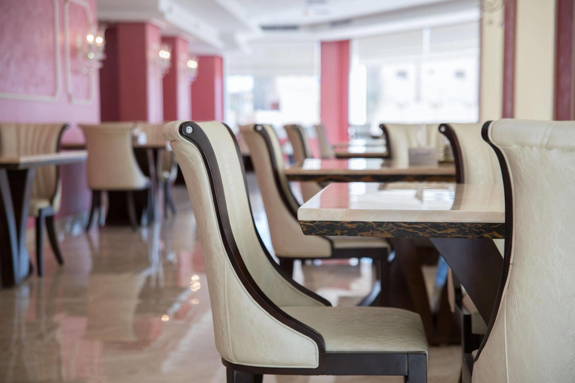 Adams Hotel Kuwait City Exterior foto